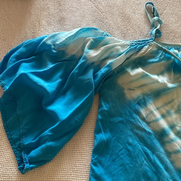 River + Sky  Cold Shoulder Top - Picture 6 of 6